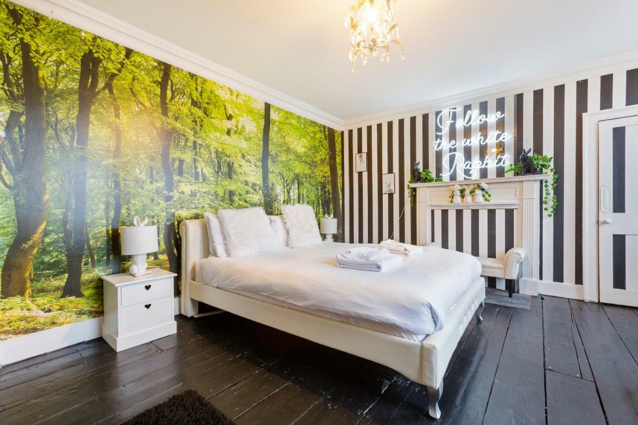 The Wonderland Townhouse - Alice In Wonderland 7Bdr Home Bath Eksteriør billede