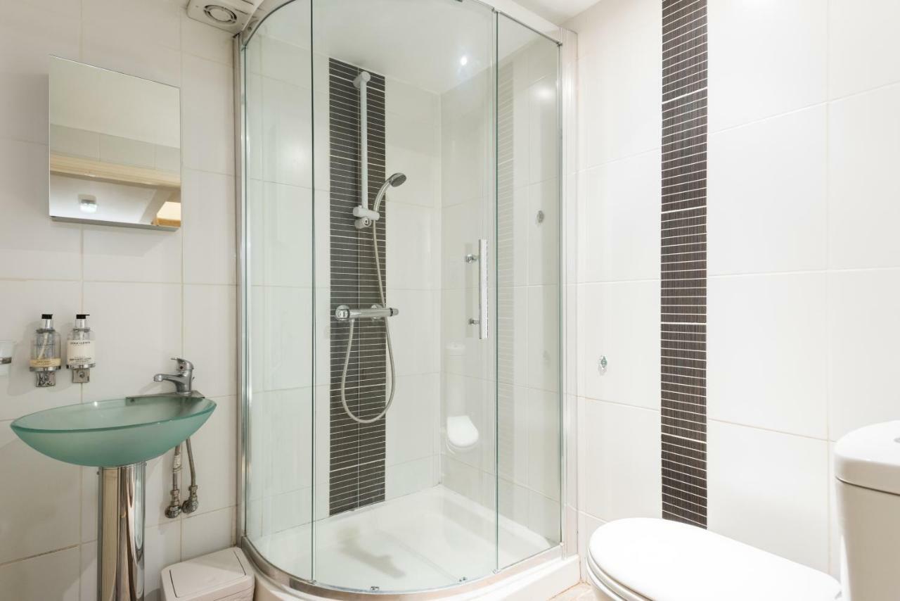 The Wonderland Townhouse - Alice In Wonderland 7Bdr Home Bath Eksteriør billede