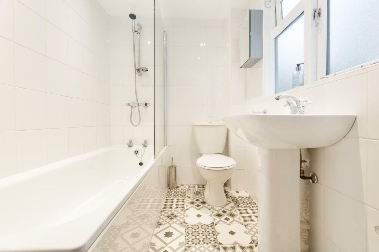 The Wonderland Townhouse - Alice In Wonderland 7Bdr Home Bath Eksteriør billede